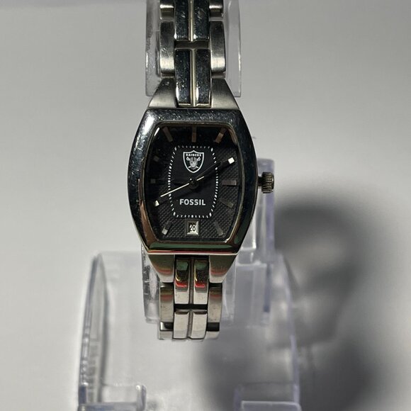 Las Vegas Raiders NFL Stainless-Steel Bracelet Watch by Fossil !!NEW!! (RARE) - Picture 4 of 10